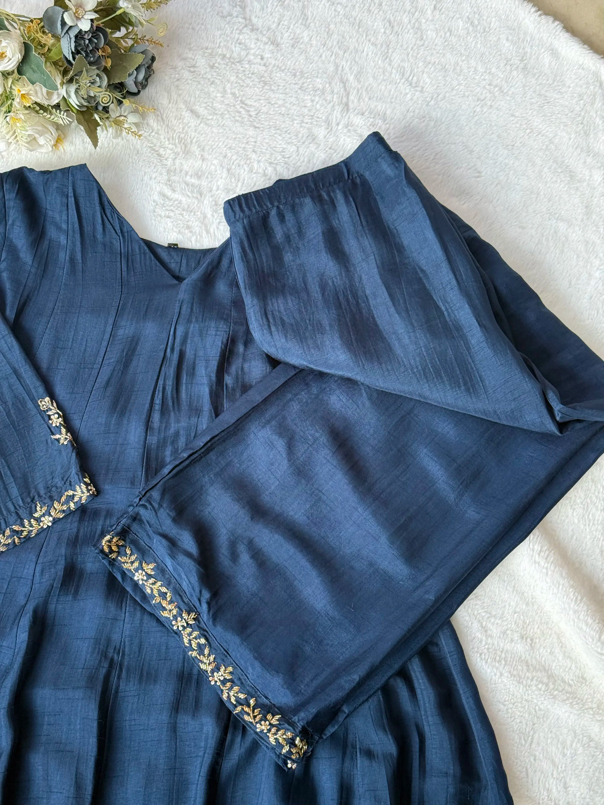 Silk hand work suit set - AV0001