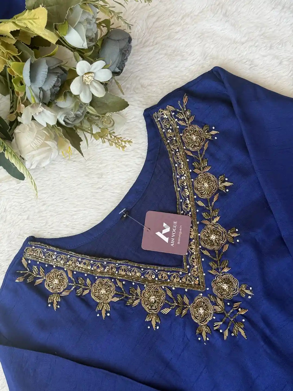 Silk hand work suit set - AV0006