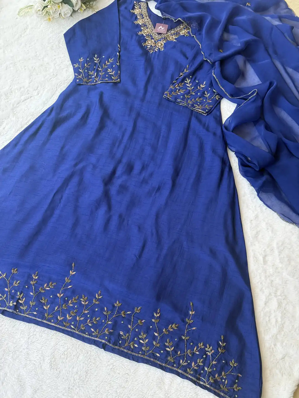 Silk hand work suit set - AV0006