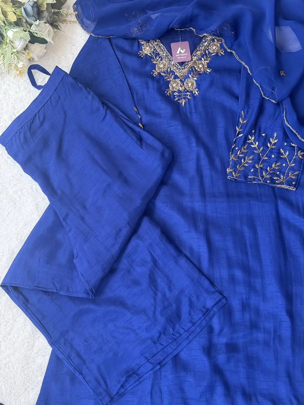 Silk hand work suit set - AV0006