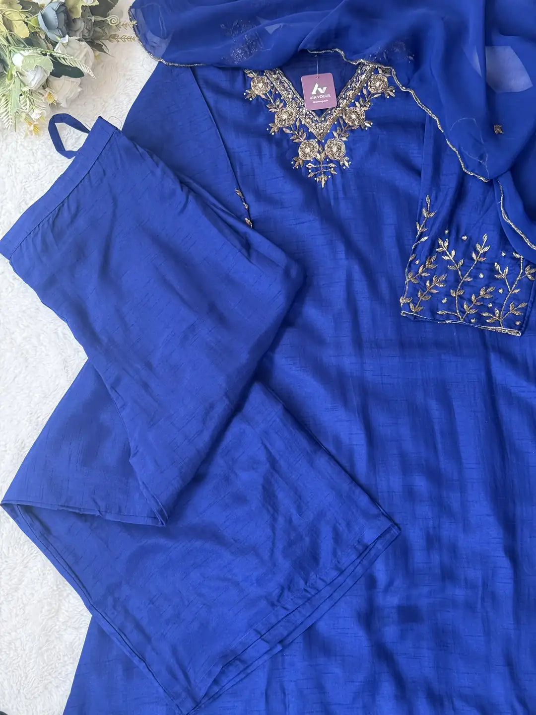 Silk hand work suit set - AV0006