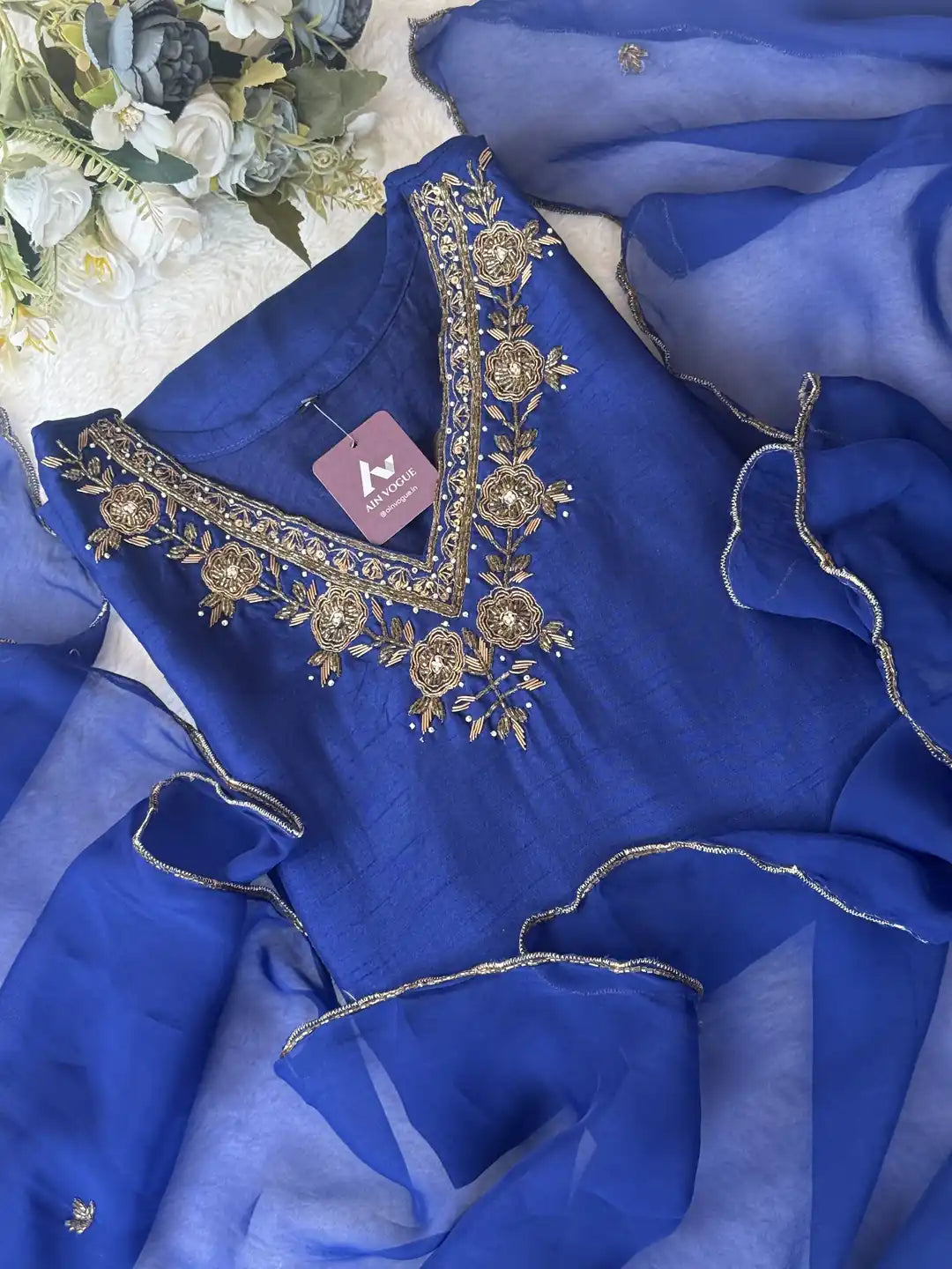 Silk hand work suit set - AV0006