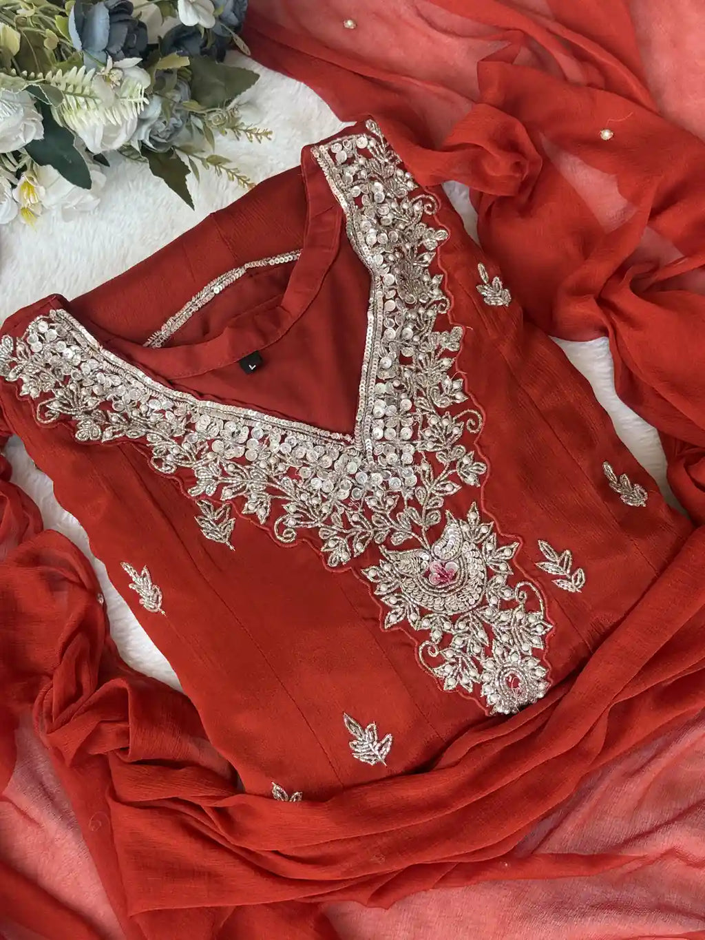 Premium chinnon gown set - AV0010