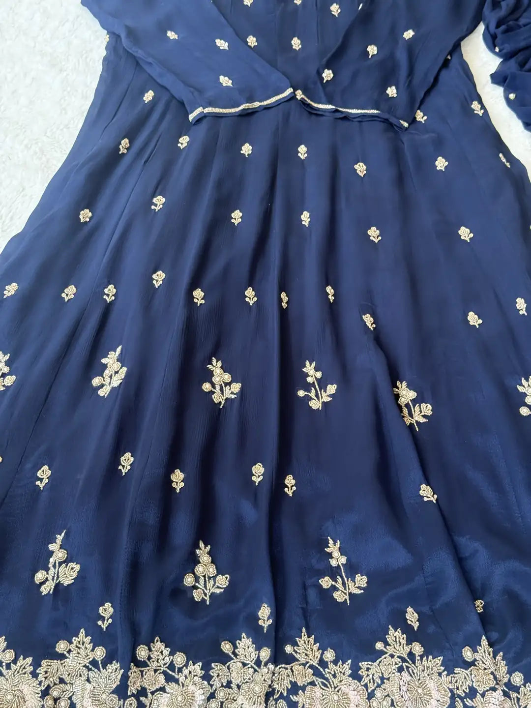 Chinnon gown set - AV0011